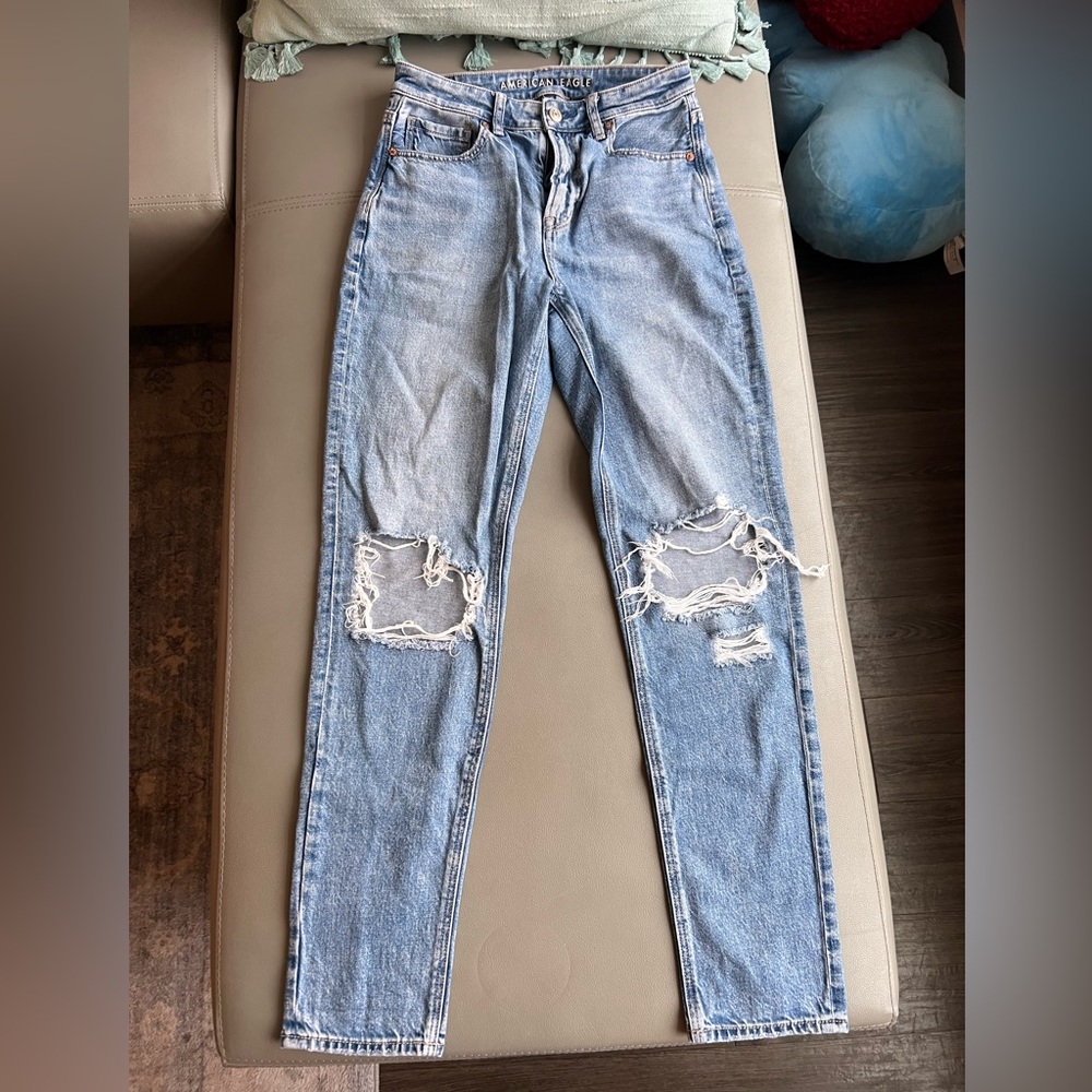 American Eagle Outfitters High rise Medium Blue Distressed Straight leg Jeans